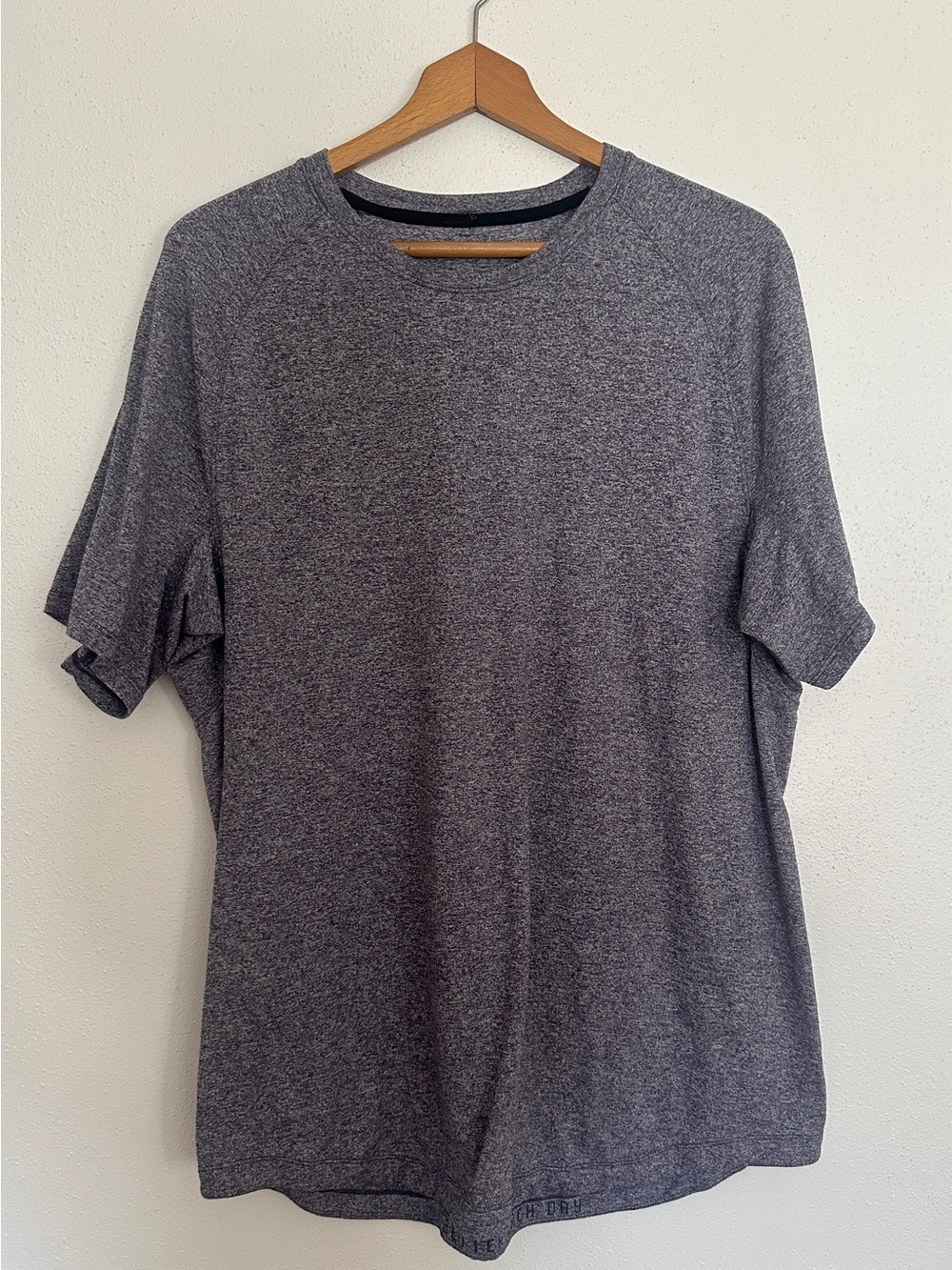 lululemon athletica Men's Heathered Gray Short Sleeve Tee
